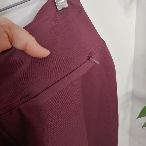 NWT Tail activewear Burgundy Capri Shorts, S - Picture 8 of 9